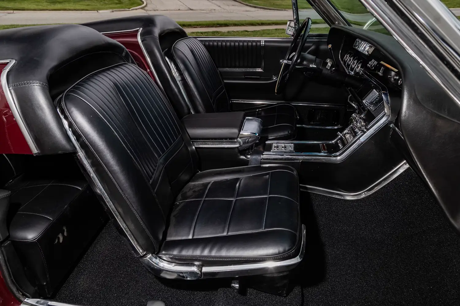 1966 Ford Thunderbird Convertible - Photo 4