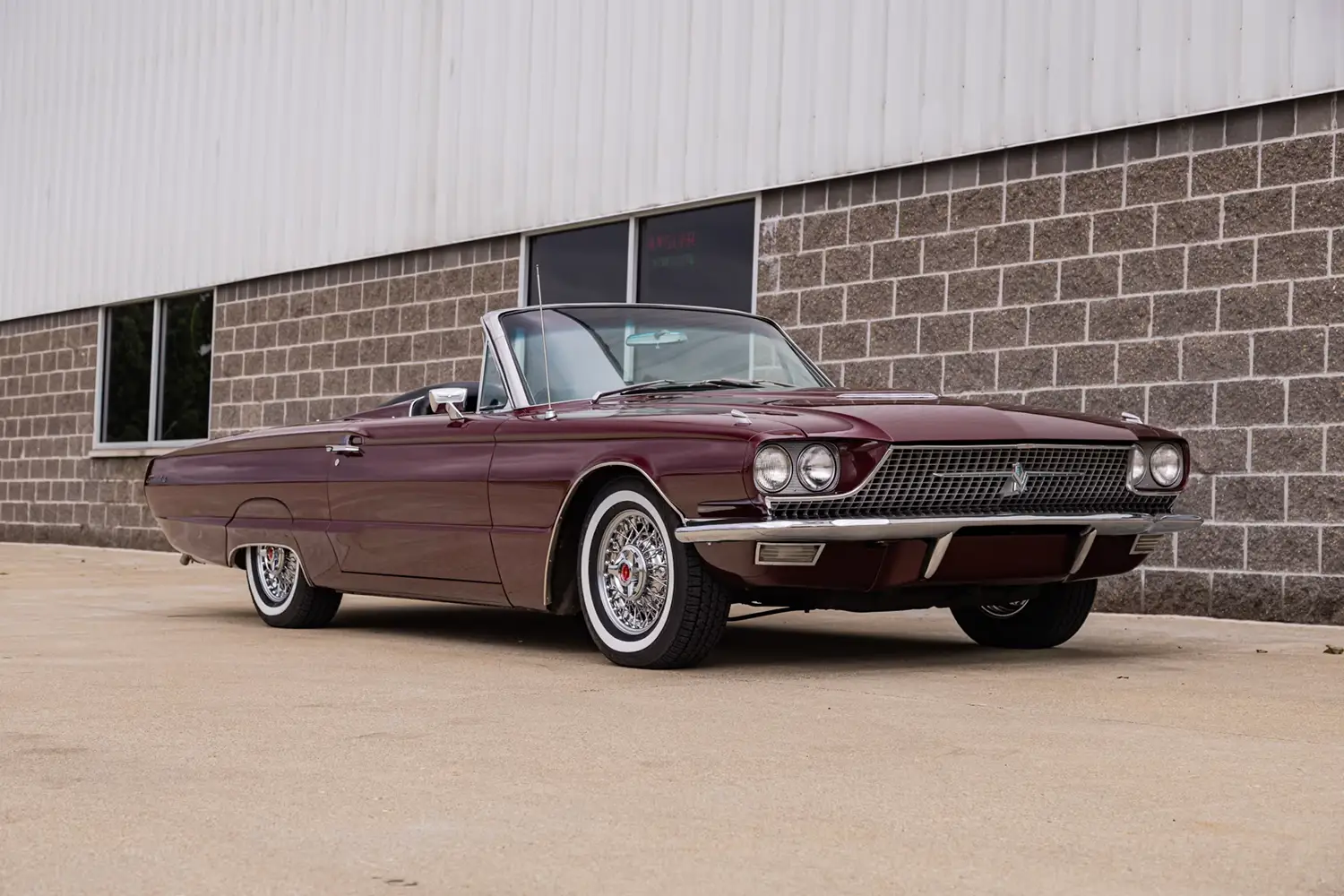 1966 Ford Thunderbird Convertible - Photo 10