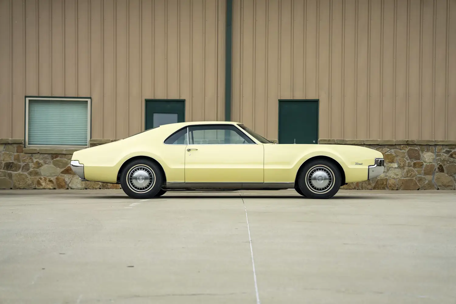 1967 Oldsmobile Toronado - Photo 2