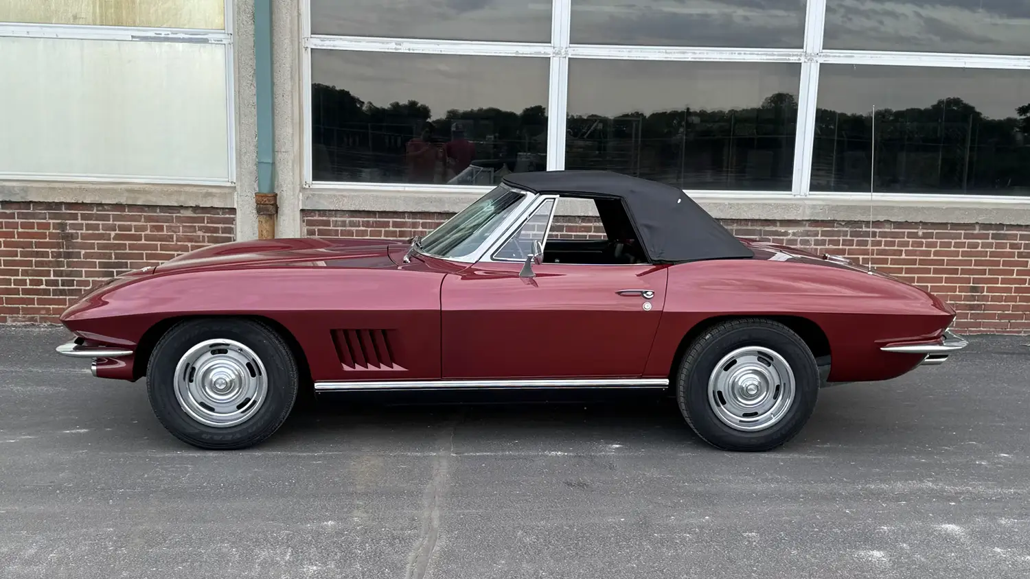 1967 Chevrolet Corvette Convertible - Photo 10