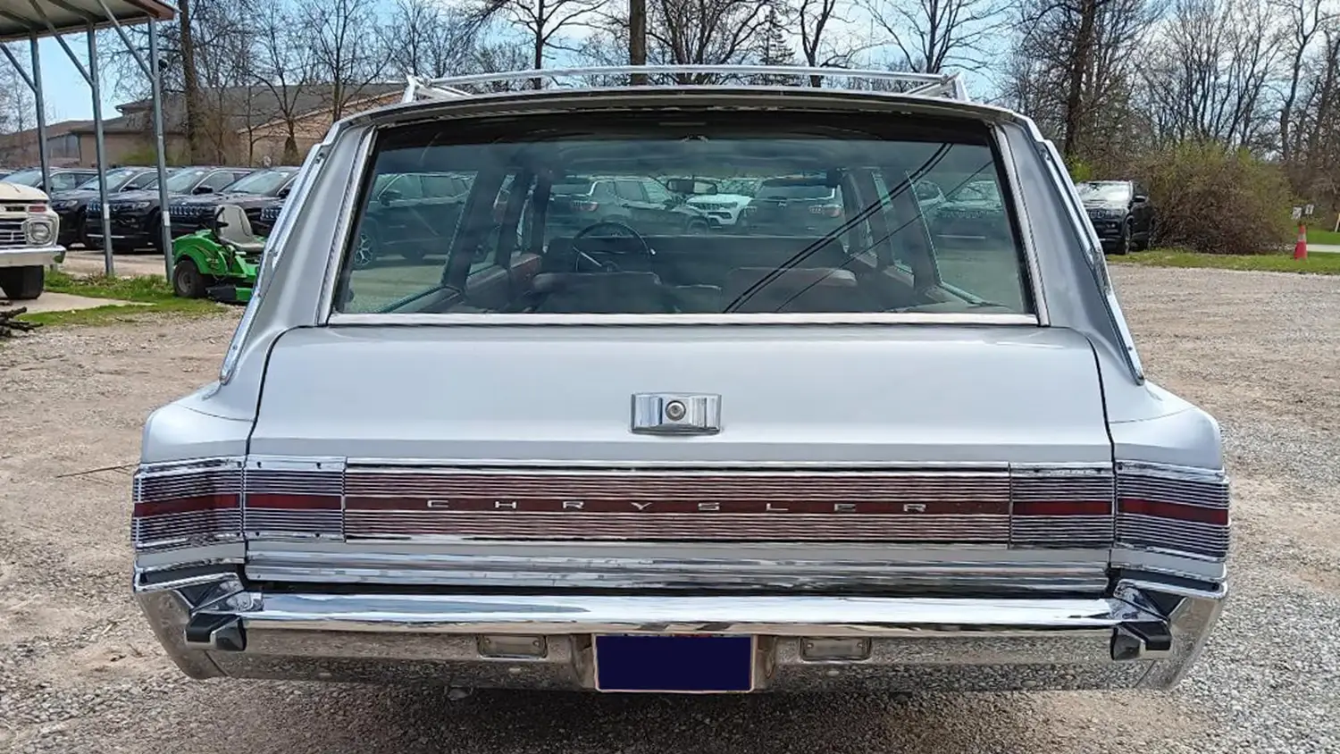 1968 Chrysler Town & Country Wagon - Photo 3