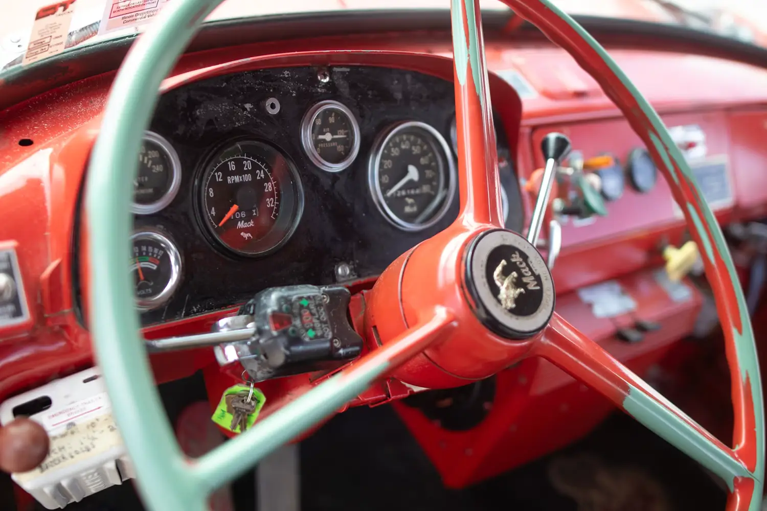 1969 Mack R600 Truck - Photo 9