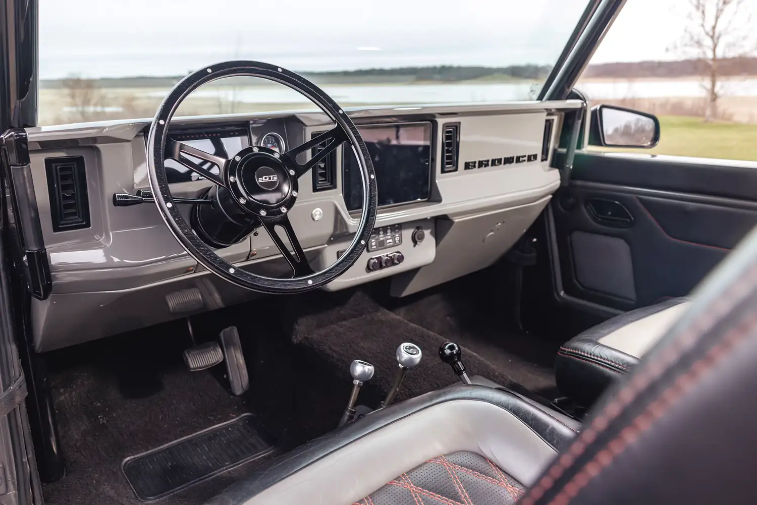 1970 Ford Bronco Custom - Photo 7
