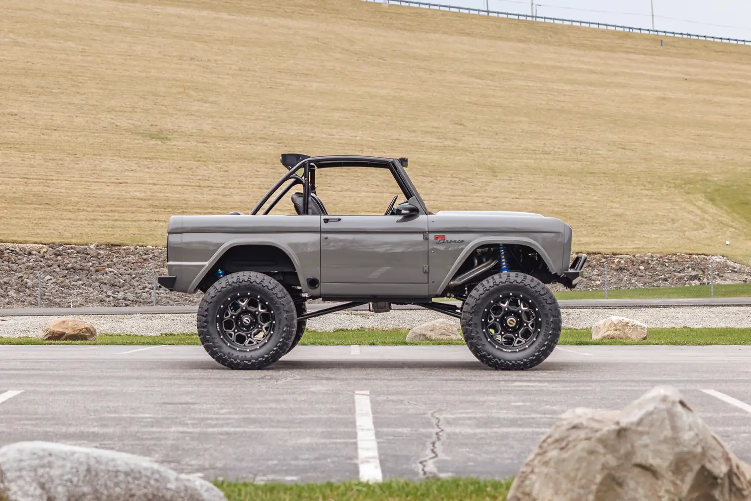 1970 Ford Bronco Custom - Photo 2