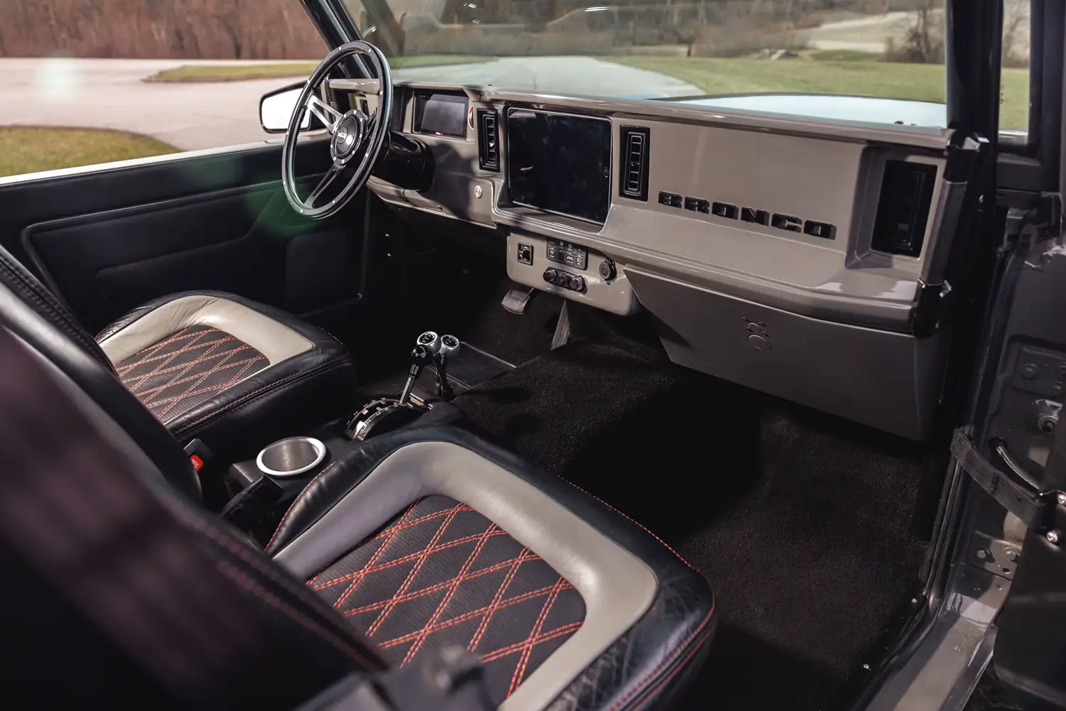 1970 Ford Bronco Custom - Photo 4