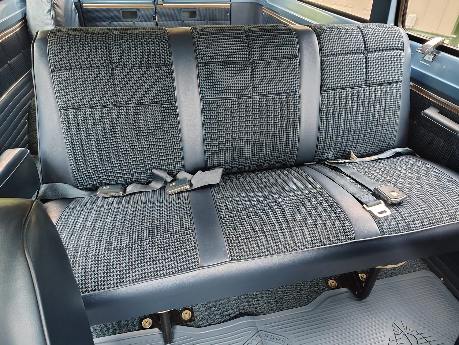 1972 Ford Econoline E-200 Club Wagon Chateau - Photo 12
