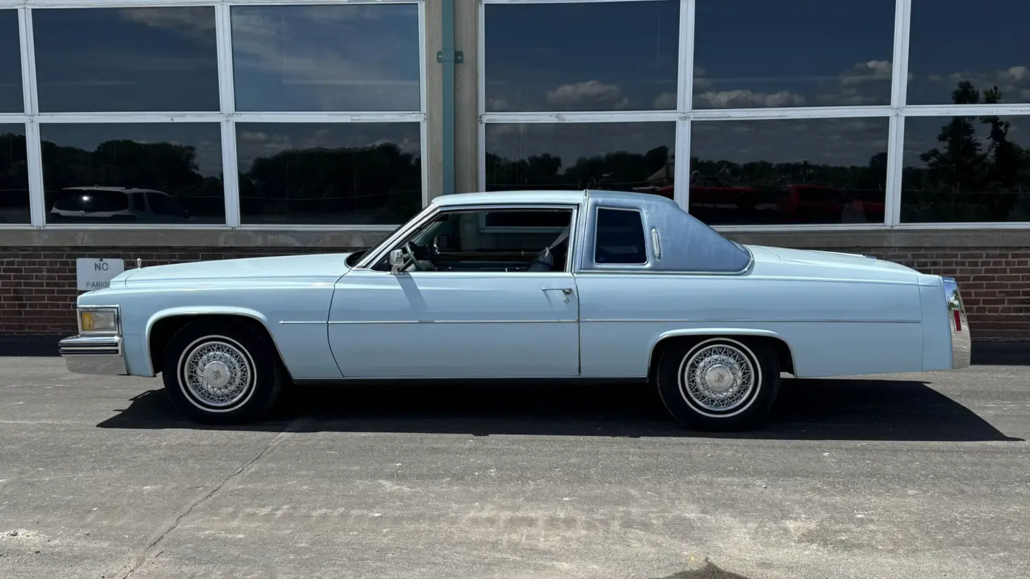 1978 Cadillac Coupe DeVille - Photo 2