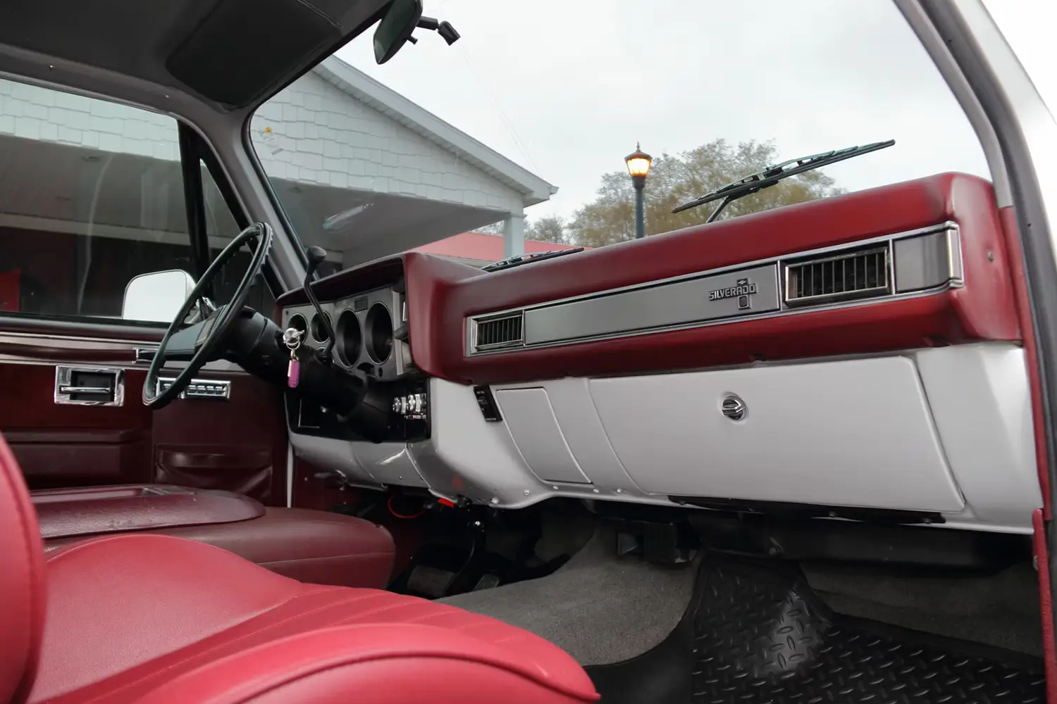 1985 Chevrolet C20 Silverado Pickup - Photo 8
