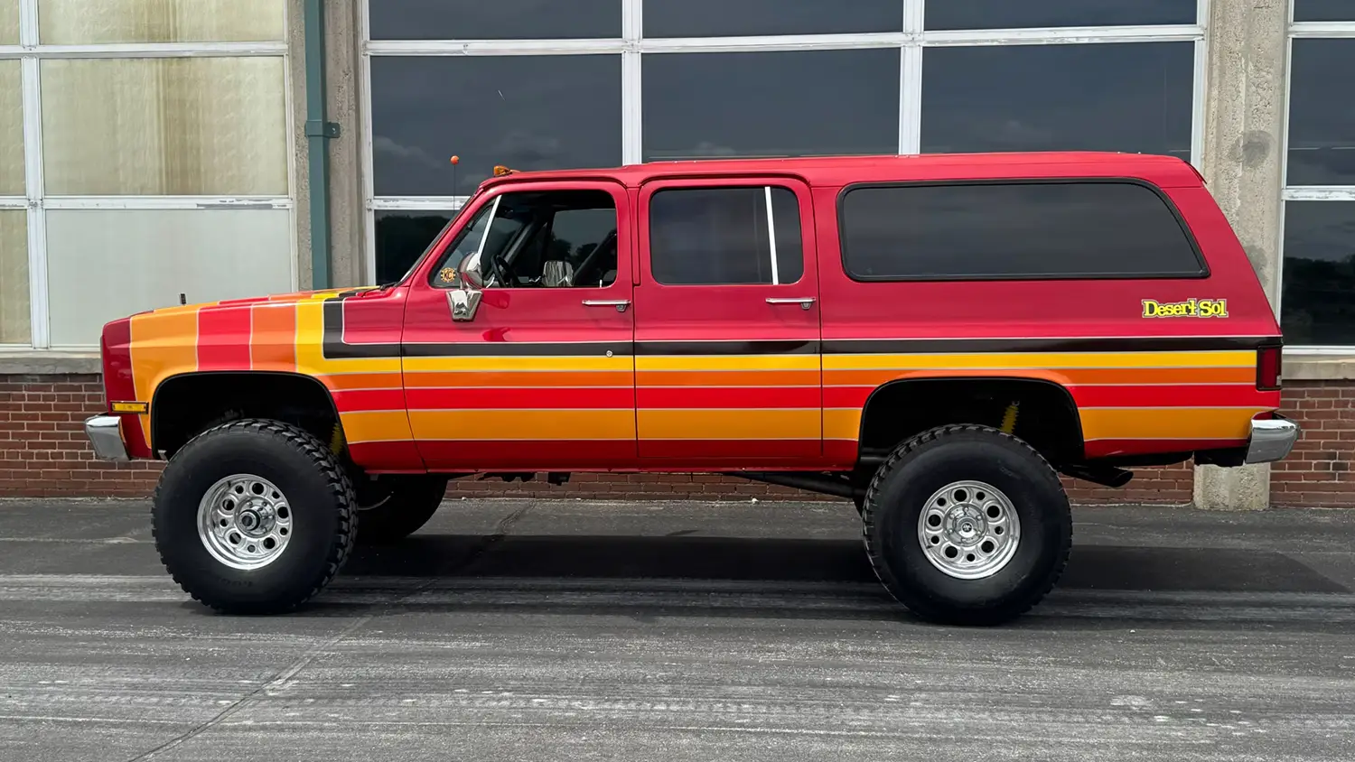 1988 Chevrolet Suburban - Photo 2
