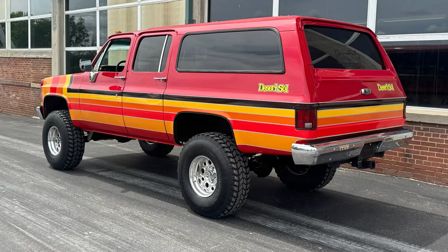 1988 Chevrolet Suburban - Photo 3