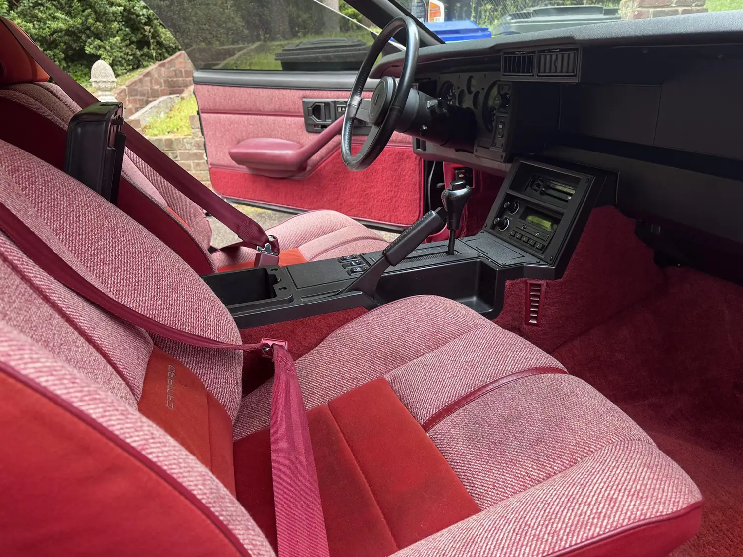 1989 Chevrolet Camaro IROC-Z - Photo 4