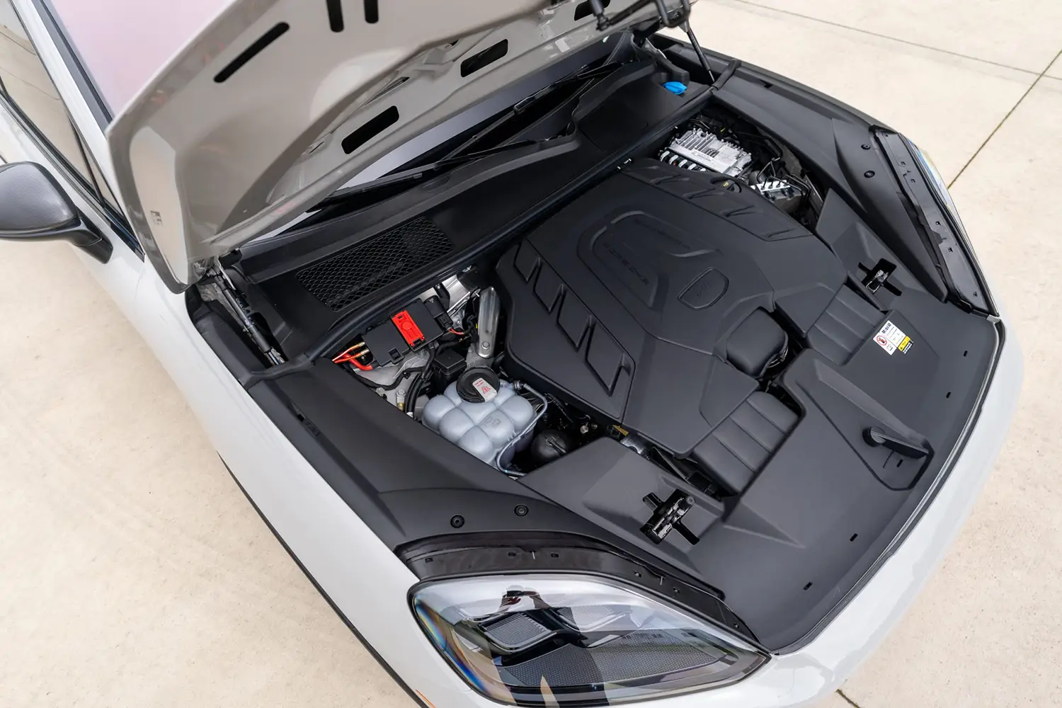 2024 Porsche Cayenne Turbo GT - Photo 5