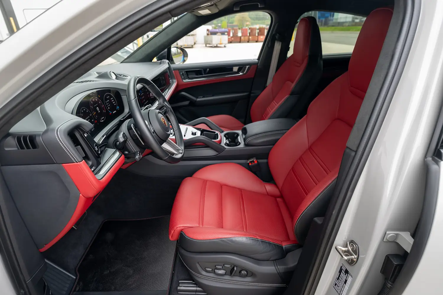 2024 Porsche Cayenne Turbo GT - Photo 4