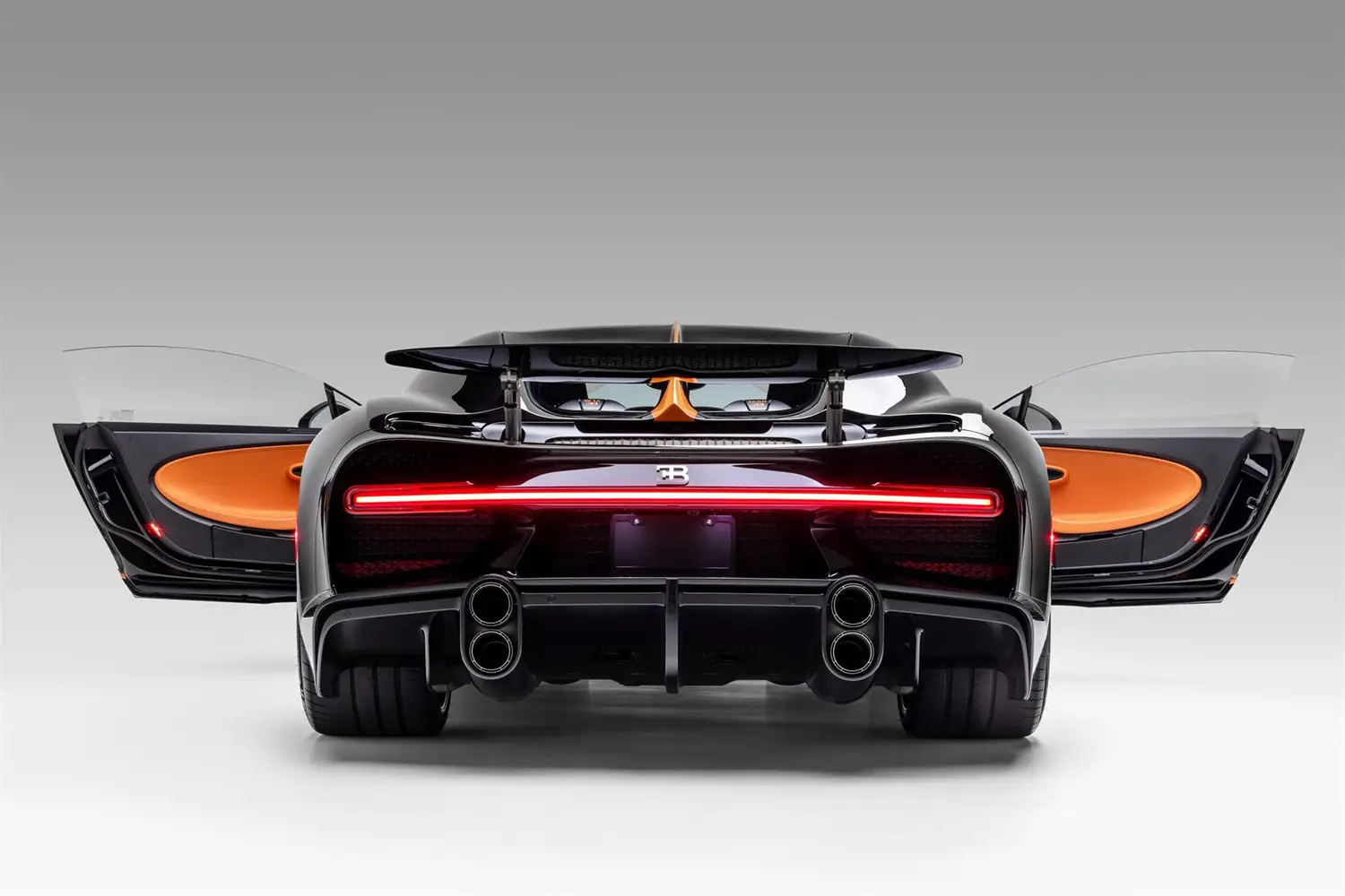 2022 Bugatti Chiron Super Sport - Photo 2