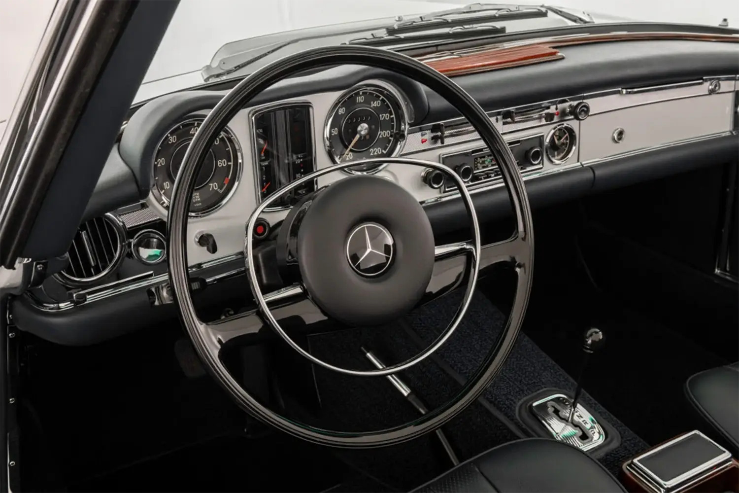 Mercedes-Benz 280 SL Pagoda - Photo 10