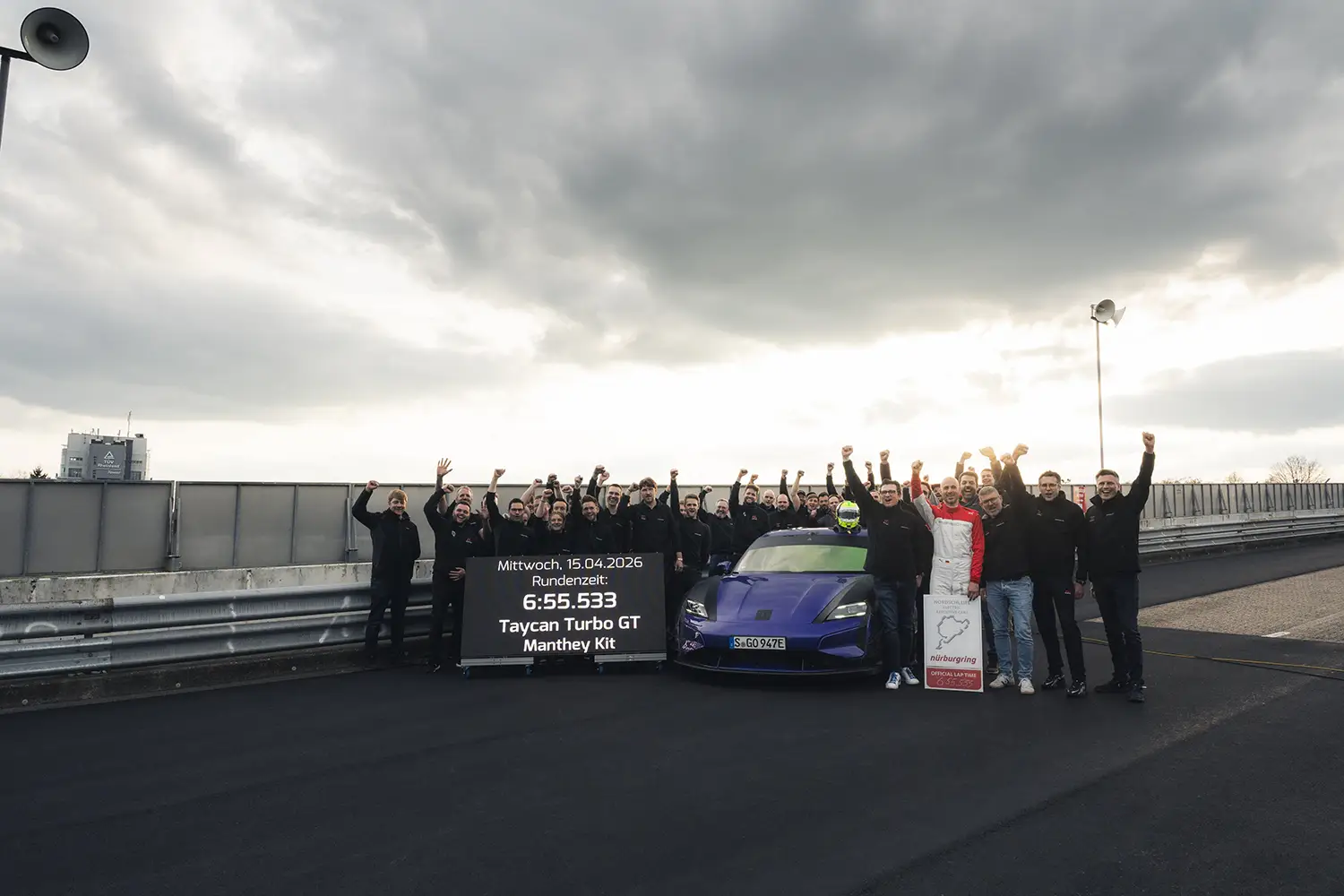Porsche Taycan Turbo GT with Manthey Kit - Photo 3