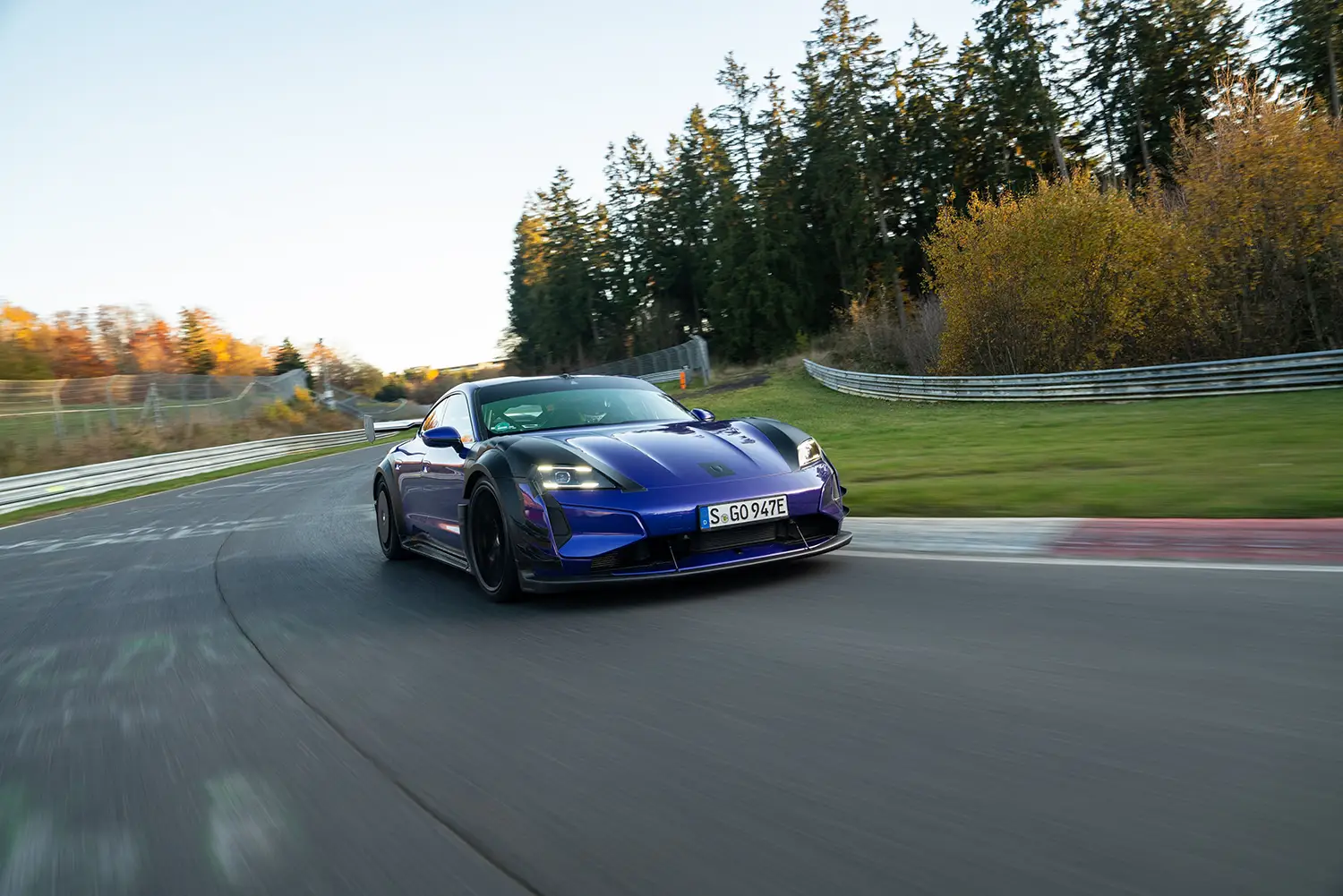 Porsche Taycan Turbo GT with Manthey Kit - Photo 5